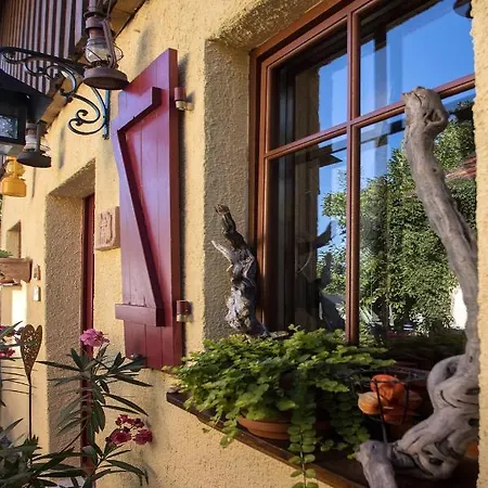 Romantisches Winzerhaeuschen Schwarzwald Und Weinberge * בול